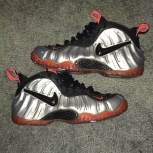 Nike Air Foamposites Crimson